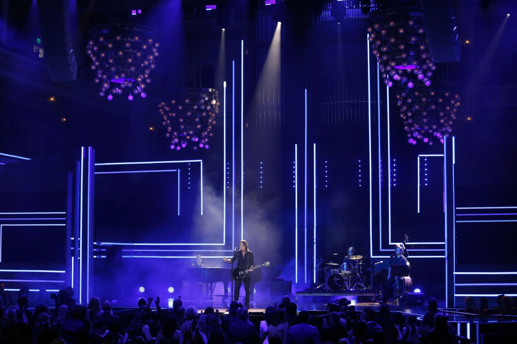 2017 CMT Artist of the Year Award-Show